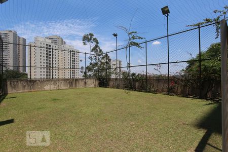 Apartamento à venda com 49m², 2 quartos e 1 vaga Apartamento à venda com 49m², 2 quartos e 1 vagaCampo de futebol
