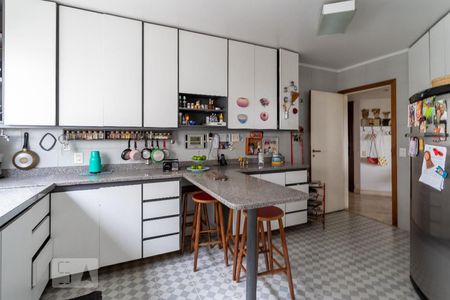 Apartamento à venda com 189m², 4 quartos e 3 vagas Apartamento à venda com 189m², 4 quartos e 3 vagasCozinha