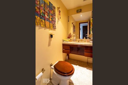 Apartamento à venda com 189m², 4 quartos e 3 vagas Apartamento à venda com 189m², 4 quartos e 3 vagasLavabo