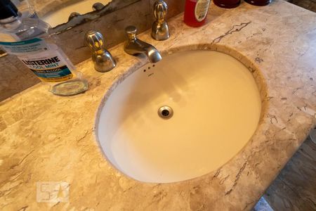 Apartamento à venda com 189m², 4 quartos e 3 vagas Apartamento à venda com 189m², 4 quartos e 3 vagasPia