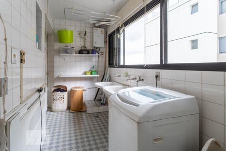 Apartamento à venda com 189m², 4 quartos e 3 vagas Apartamento à venda com 189m², 4 quartos e 3 vagasÁrea de Serviço