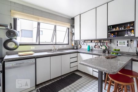 Apartamento à venda com 189m², 4 quartos e 3 vagas Apartamento à venda com 189m², 4 quartos e 3 vagasCozinha