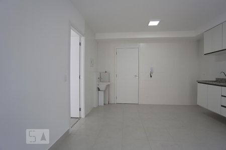 Sala e cozinha de kitnet/studio para alugar com 1 quarto, 38m² em Ferreira, São Paulo