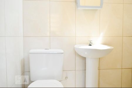 Banheiro Pia e Vaso de casa para alugar com 1 quarto, 25m² em Cangaíba, São Paulo