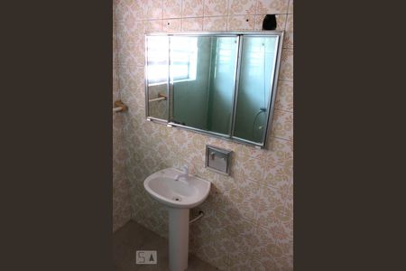 Casa à venda com 180m², 5 quartos e 2 vagasBanheiro