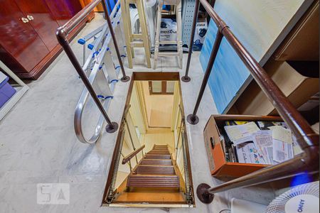 Casa de condomínio à venda com 106m², 3 quartos e 2 vagas Casa de condomínio à venda com 106m², 3 quartos e 2 vagasSótão