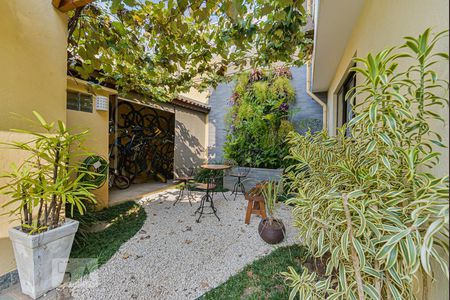 Casa de condomínio à venda com 106m², 3 quartos e 2 vagas Casa de condomínio à venda com 106m², 3 quartos e 2 vagasÁrea Comum