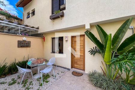 Casa de condomínio à venda com 106m², 3 quartos e 2 vagas Casa de condomínio à venda com 106m², 3 quartos e 2 vagasÁrea comum