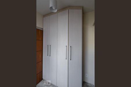 Apartamento à venda com 80m², 2 quartos e 2 vagasQuarto de Serviço - Armários