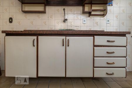 Apartamento à venda com 80m², 2 quartos e 2 vagasCozinha - Armários