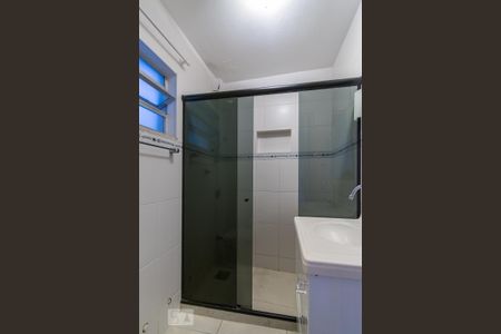 Apartamento à venda com 80m², 2 quartos e 2 vagasBanheiro - Box de vidro