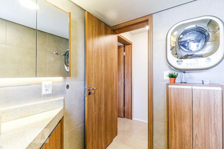 Banheiro de apartamento para alugar com 1 quarto, 49m² em Campo Belo, São Paulo