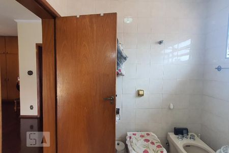 Casa à venda com 191m², 4 quartos e 3 vagasBanheiro da Suíte 1