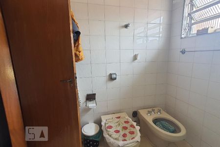 Casa à venda com 191m², 4 quartos e 3 vagasBanheiro 1