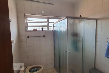 Casa à venda com 191m², 4 quartos e 3 vagasBanheiro 1
