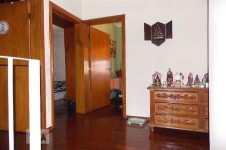 Casa à venda com 191m², 4 quartos e 3 vagasCorredor