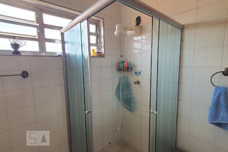 Casa à venda com 191m², 4 quartos e 3 vagasBanheiro 1