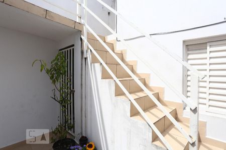 Casa de condomínio para alugar com 45m², 1 quarto e sem vagaEscadas
