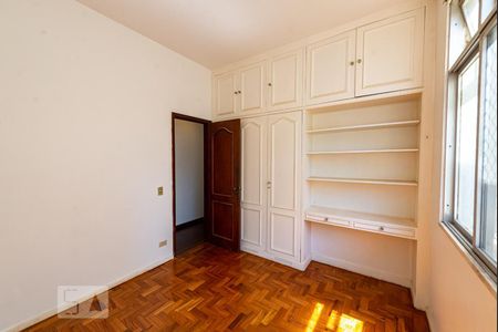 Apartamento à venda com 135m², 4 quartos e 1 vagaQuarto 2
