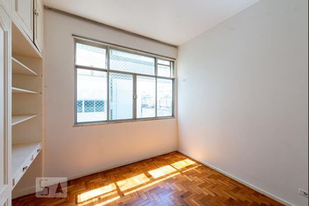 Apartamento à venda com 135m², 4 quartos e 1 vagaQuarto 2