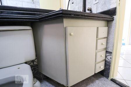 Apartamento para alugar com 61m², 2 quartos e 1 vaga Apartamento para alugar com 61m², 2 quartos e 1 vagaBanheiro