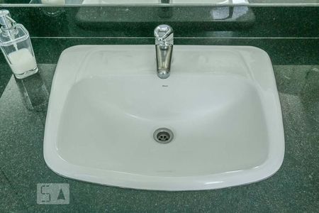 Casa à venda com 152m², 3 quartos e sem vaga Casa à venda com 152m², 3 quartos e sem vagaBanheiro Suite