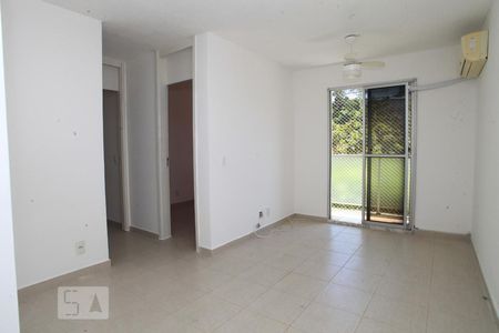 Sala de apartamento para alugar com 2 quartos, 51m² em Jacarepaguá, Rio de Janeiro