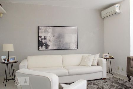 Sala de casa de condomínio à venda com 3 quartos, 185m² em Barra da Tijuca, Rio de Janeiro