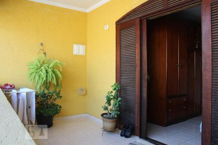 Casa à venda com 280m², 2 quartos e 2 vagasÁrea externa