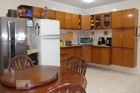 Casa à venda com 280m², 2 quartos e 2 vagasCozinha