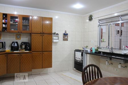 Casa à venda com 280m², 2 quartos e 2 vagasCozinha
