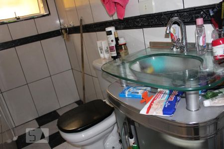 Casa à venda com 280m², 2 quartos e 2 vagasBanheiro