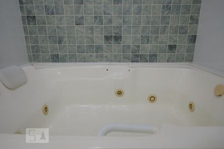 Casa à venda com 250m², 4 quartos e 4 vagasBanheiro Suíte