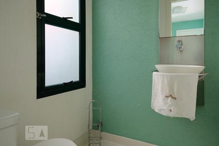 Lavabo de casa à venda com 4 quartos, 250m² em Tijuca, Rio de Janeiro