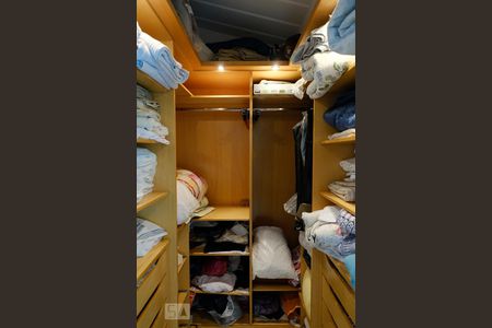 Casa à venda com 250m², 4 quartos e 4 vagasQuarto Suíte - Closet