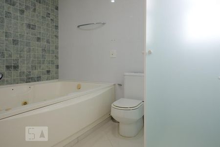 Casa à venda com 250m², 4 quartos e 4 vagasBanheiro Suíte