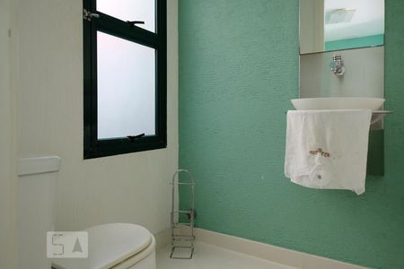 Casa à venda com 250m², 4 quartos e 4 vagasLavabo