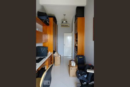 Casa à venda com 250m², 4 quartos e 4 vagasQuarto Suíte - Escritório