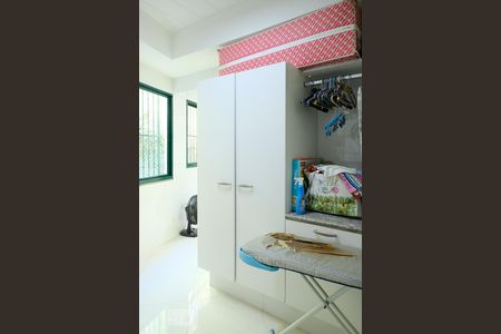 Casa à venda com 250m², 4 quartos e 4 vagasÁrea de serviço