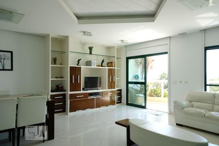 Sala de casa à venda com 4 quartos, 250m² em Tijuca, Rio de Janeiro