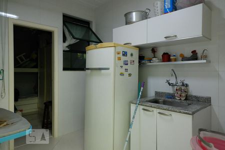 Casa à venda com 250m², 4 quartos e 4 vagasCozinha