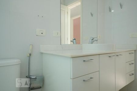 Casa à venda com 250m², 4 quartos e 4 vagasBanheiro