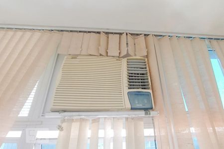 Detalhe da Sala - Ar condicionado de kitnet/studio para alugar com 1 quarto, 33m² em Centro, Rio de Janeiro