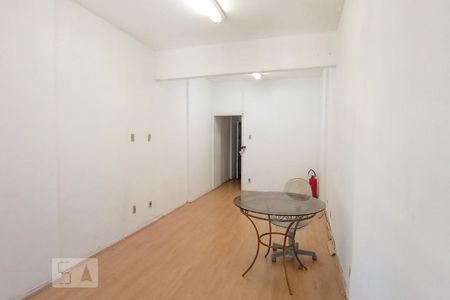 Sala/Quarto de kitnet/studio para alugar com 1 quarto, 33m² em Centro, Rio de Janeiro