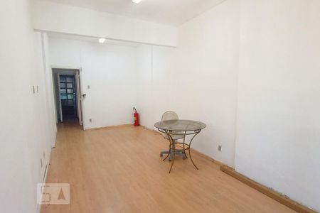 Sala/Quarto de kitnet/studio para alugar com 1 quarto, 33m² em Centro, Rio de Janeiro