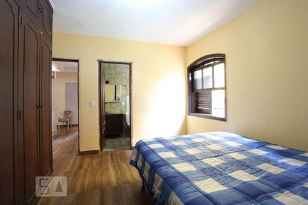 Casa à venda com 320m², 4 quartos e 3 vagasSuíte 1