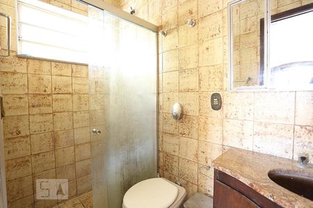 Casa à venda com 320m², 4 quartos e 3 vagasBanheiro da Suíte 2