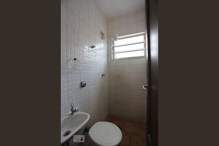 Casa à venda com 320m², 4 quartos e 3 vagasBanheiro de Serviço