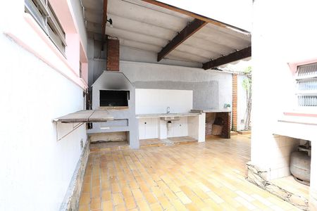 Casa à venda com 320m², 4 quartos e 3 vagasChurrasqueira