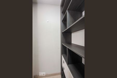 Apartamento à venda com 105m², 2 quartos e 1 vagaBanheiro da Suíte que esta como closet